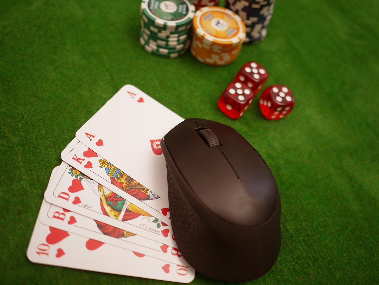 dices and card